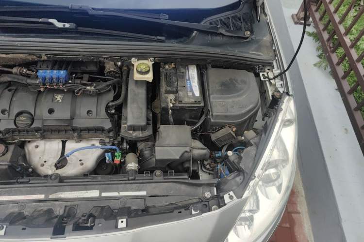 Used Peugeot 408 2013 1.6L Manual Comfort Edition CNG Engine Bay Left