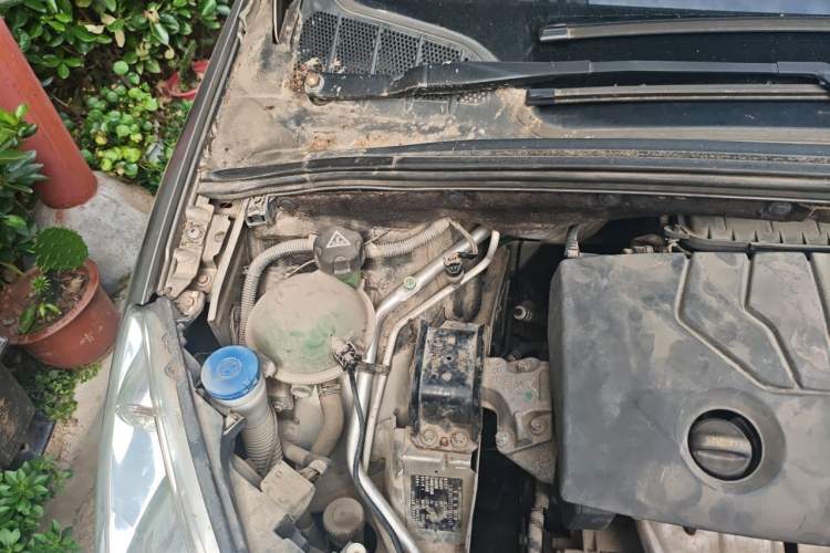 Used Peugeot 408 2013 1.6L Manual Comfort Edition Engine Bay Right
