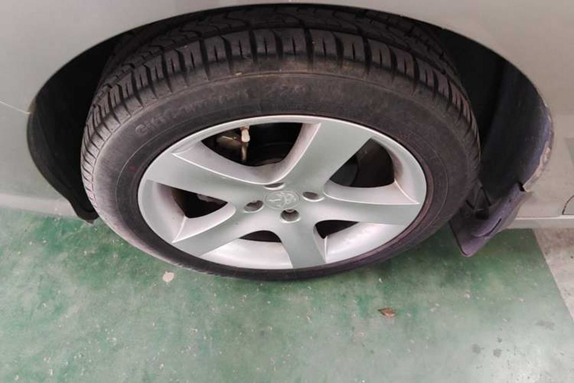 Used Peugeot 408 2013 2.0L Manual Comfort Edition Exterior 4