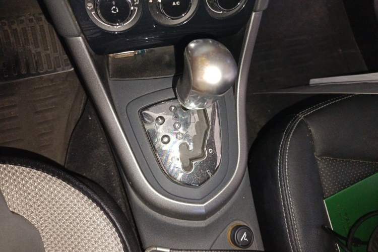 Used Peugeot 408 2013 2.0L Automatic Comfort Edition Gear Lever