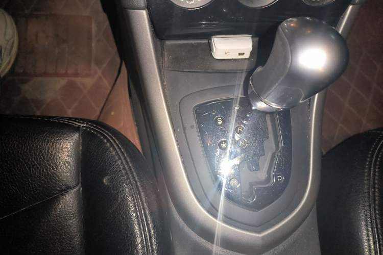 Used Peugeot 408 2013 1.6L Automatic Comfort Edition Gear Lever