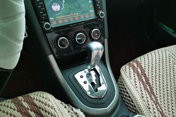 Used Peugeot 408 2013 2.0L Automatic Comfort Edition Gear Lever