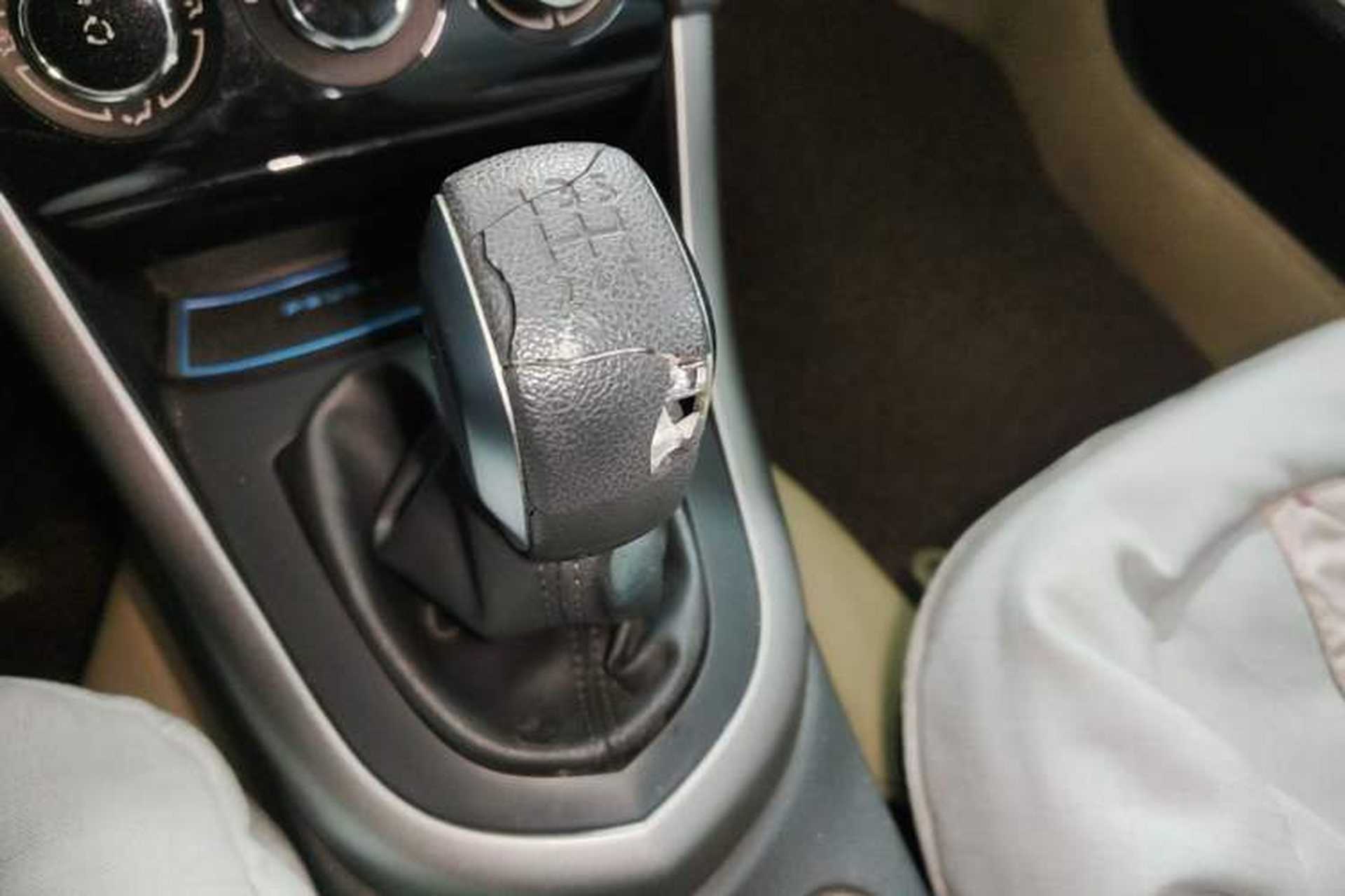 Used Peugeot 408 2013 2.0L Manual Comfort Edition Gear Lever
