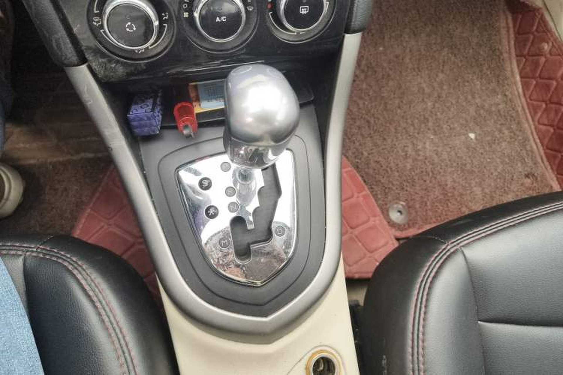 Used Peugeot 408 2013 2.0L Automatic Comfort Edition Gear Lever