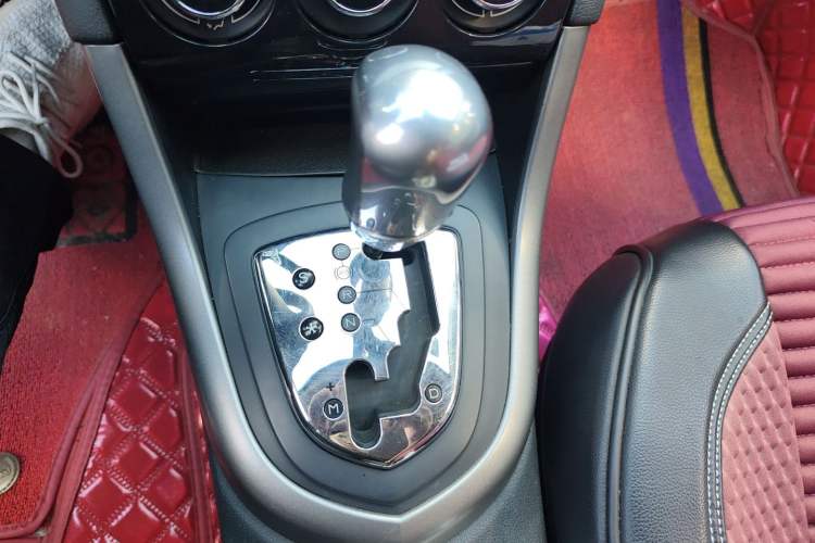 Used Peugeot 408 2013 1.6L Automatic Comfort Edition Gear Lever
