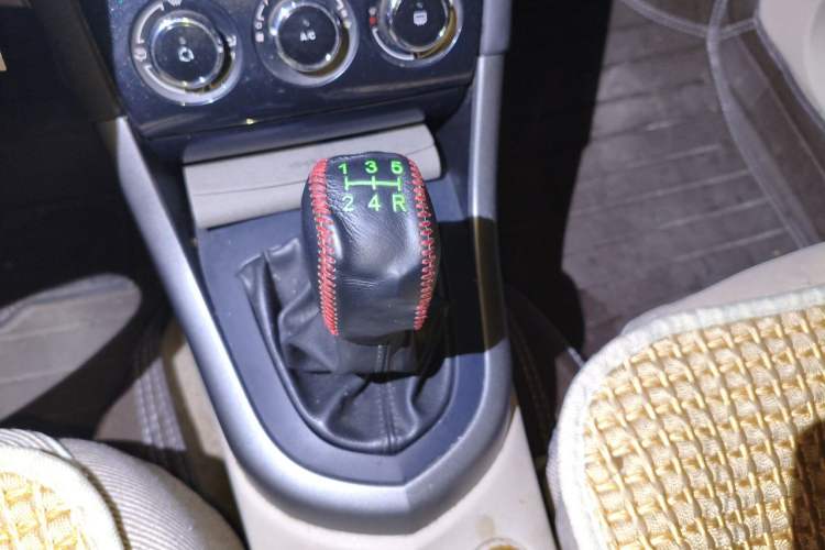 Used Peugeot 408 2013 1.6L Manual Comfort Edition Gear Lever