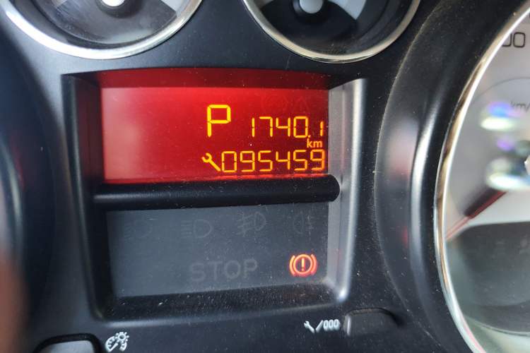 Used Peugeot 408 2013 1.6L Automatic Comfort Edition Odometer Close Up