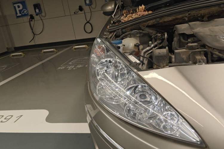 Used Peugeot 408 2013 2.0L Automatic Luxury Edition Right Front Headlight