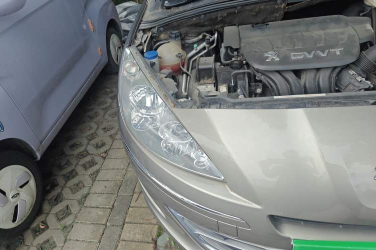 Used Peugeot 408 2013 2.0L Automatic Comfort Edition Right Front Headlight