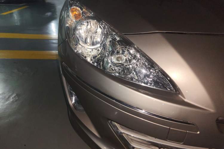Used Peugeot 408 2013 2.0L Automatic Comfort Edition Right Front Headlight