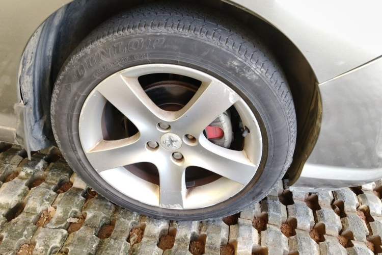Used Peugeot 408 2013 2.0L Automatic Comfort Edition Right Front Wheel Hub