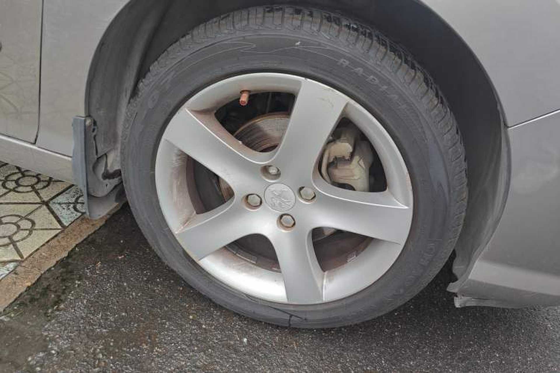 Used Peugeot 408 2013 2.0L Automatic Comfort Edition Right Front Wheel Hub