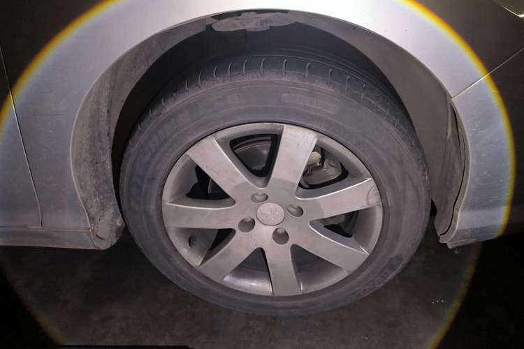 Used Peugeot 408 2013 1.6L Automatic Comfort Edition Right Front Wheel Hub