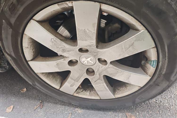 Used Peugeot 408 2013 1.6L Manual Comfort Edition Right Front Wheel Hub