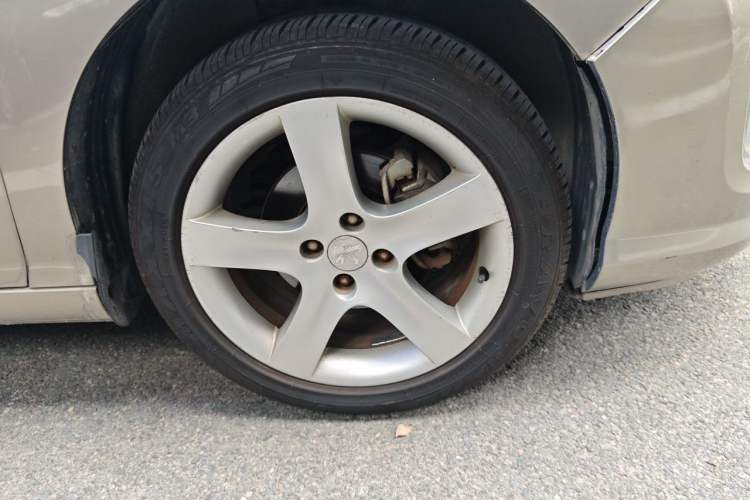 Used Peugeot 408 2013 2.0L Manual Comfort Edition Right Front Wheel Hub