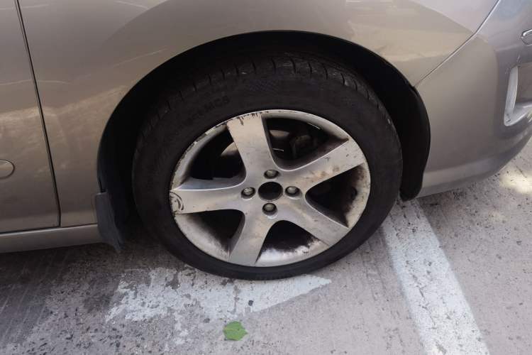 Used Peugeot 408 2013 2.0L Automatic Comfort Edition Right Front Wheel Hub