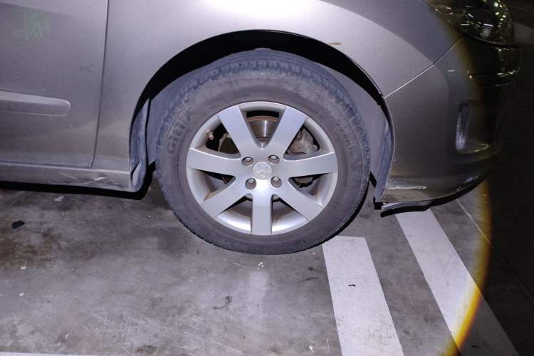 Used Peugeot 408 2013 1.6L Manual Comfort Edition Right Front Wheel Hub