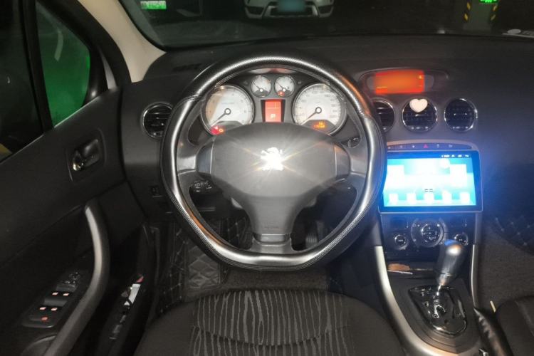 Used Peugeot 408 2013 2.0L Automatic Luxury Edition Steering Wheel
