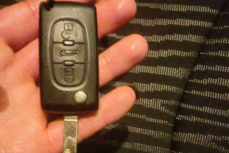 Used Peugeot 408 2013 2.0L Automatic Comfort Edition Vehicle Key