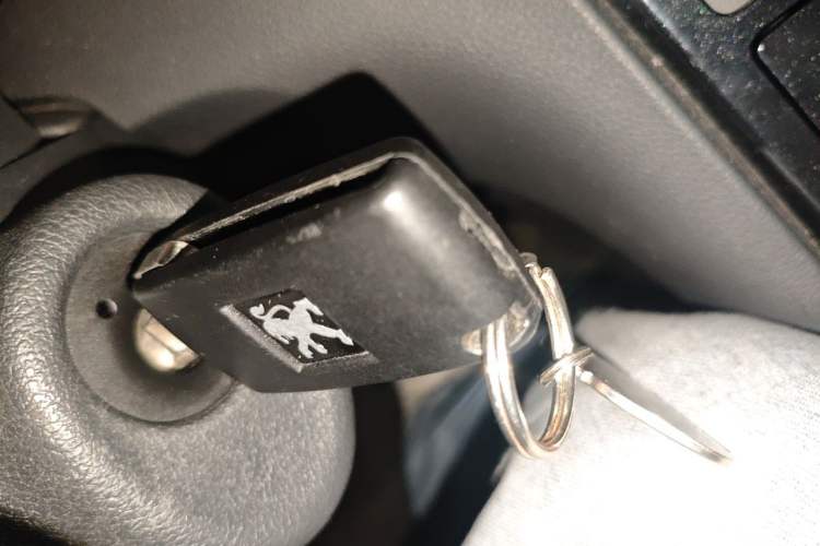 Used Peugeot 408 2013 2.0L Automatic Luxury Edition Vehicle Key