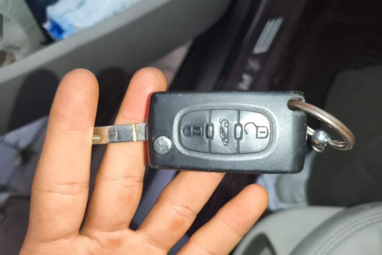 Used Peugeot 408 2013 2.0L Manual Comfort Edition Vehicle Key
