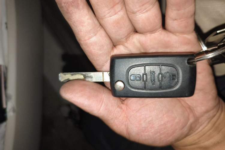 Used Peugeot 408 2013 1.6L Manual Comfort Edition Vehicle Key