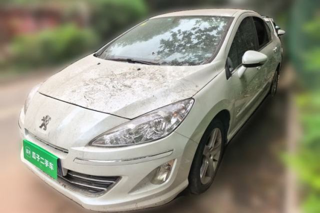 Ojetý Peugeot 408 2013 2.0L Connected Car Luxury Edition
