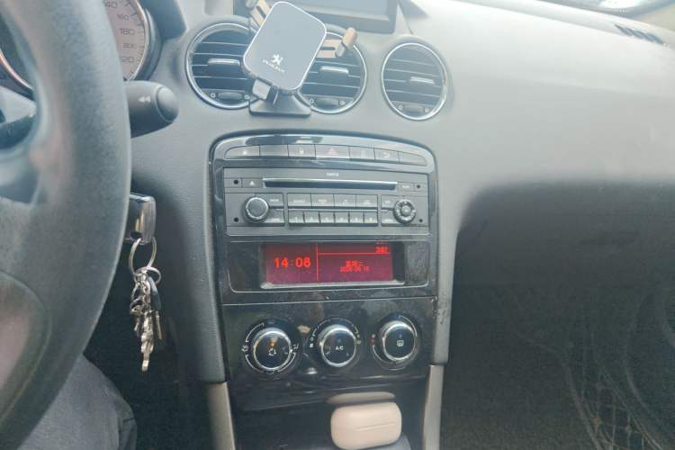 Used Peugeot 408 2013 2.0L Manual Comfort Edition Audio And AC Panel