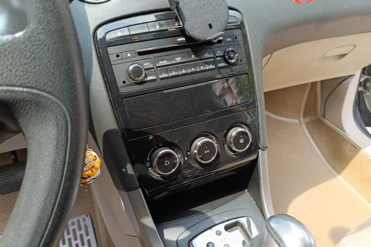 Used Peugeot 408 2013 2.0L Automatic Comfort Edition Audio And AC Panel