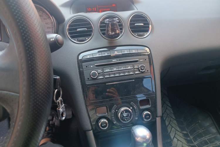 Used Peugeot 408 2013 2.0L Automatic Luxury Edition Audio And AC Panel