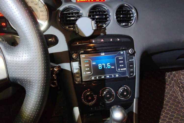 Used Peugeot 408 2013 2.0L Automatic Comfort Edition Audio And AC Panel