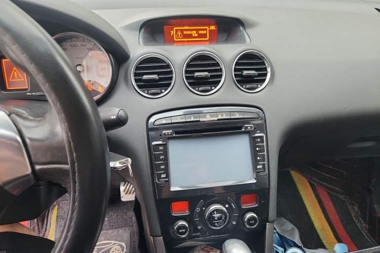Used Peugeot 408 2013 2.0L Automatic Luxury Edition Audio And AC Panel