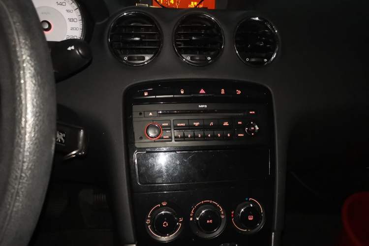 Used Peugeot 408 2013 2.0L Automatic Comfort Edition Audio And AC Panel