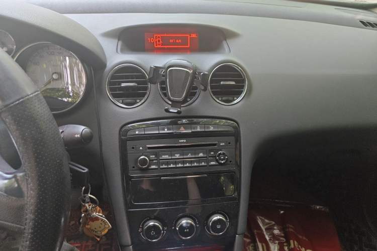 Used Peugeot 408 2013 2.0L Automatic Comfort Edition Audio And AC Panel