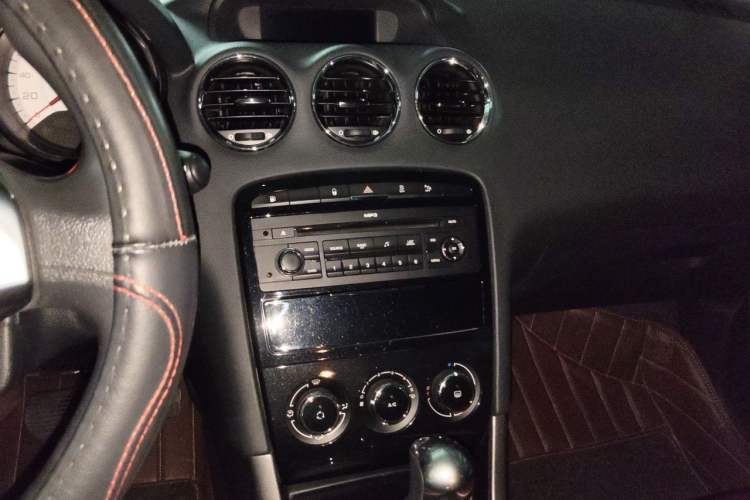Used Peugeot 408 2013 2.0L Automatic Comfort Edition Audio And AC Panel