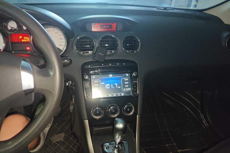 Used Peugeot 408 2013 2.0L Automatic Comfort Edition Audio And AC Panel