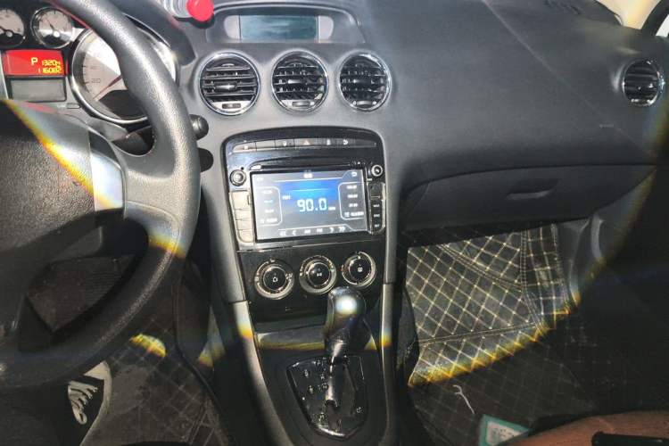 Used Peugeot 408 2013 1.6L Automatic Comfort Edition Audio And AC Panel