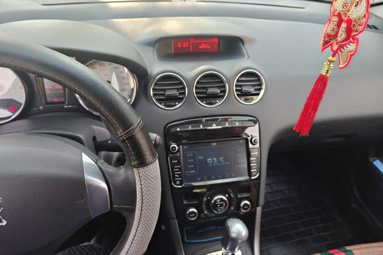 Used Peugeot 408 2013 2.0L Automatic Luxury Edition Audio And AC Panel