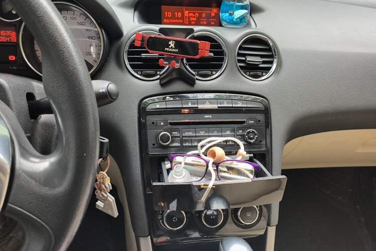 Used Peugeot 408 2013 2.0L Automatic Comfort Edition Audio And AC Panel