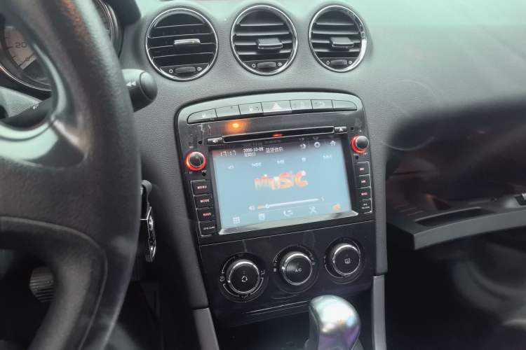 Used Peugeot 408 2013 2.0L Automatic Comfort Edition Audio And AC Panel