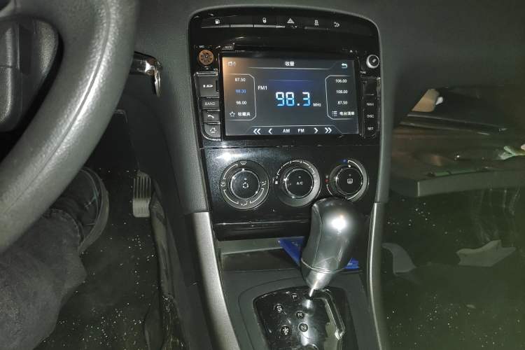 Used Peugeot 408 2013 1.6L Automatic Comfort Edition Audio And AC Panel