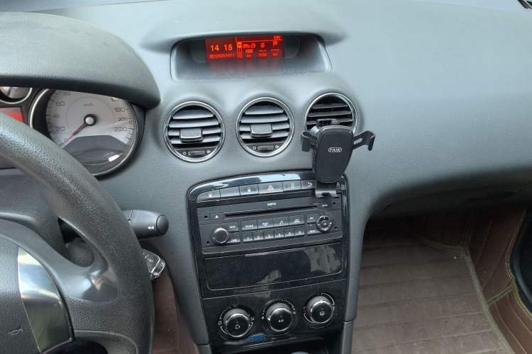 Used Peugeot 408 2013 2.0L Automatic Comfort Edition Audio And AC Panel