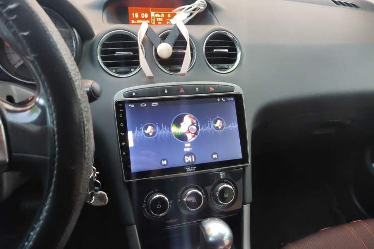 Used Peugeot 408 2013 2.0L Automatic Comfort Edition Audio And AC Panel
