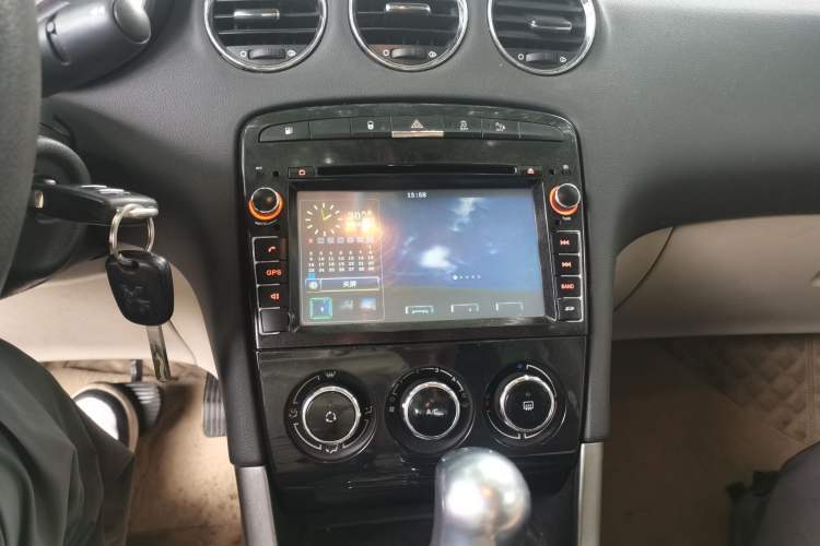 Used Peugeot 408 2013 2.0L Automatic Comfort Edition Audio And AC Panel