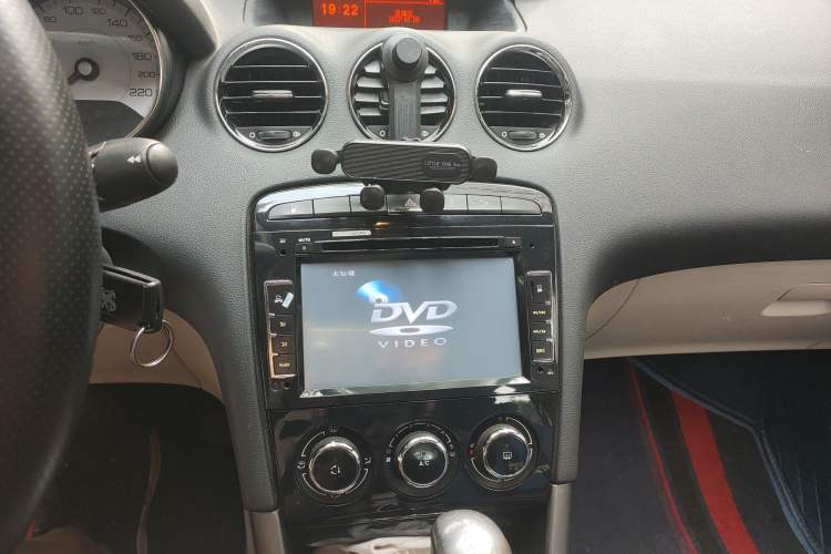 Used Peugeot 408 2013 2.0L Automatic Comfort Edition Audio And AC Panel
