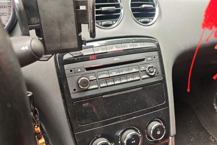 Used Peugeot 408 2013 2.0L Automatic Comfort Edition Audio And AC Panel