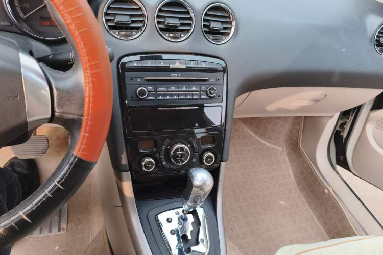 Used Peugeot 408 2013 2.0L Automatic Comfort Edition Audio And AC Panel