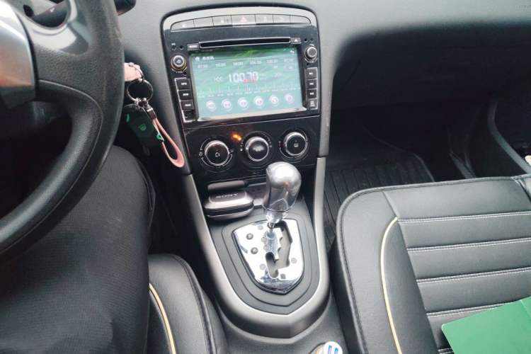 Used Peugeot 408 2013 2.0L Automatic Comfort Edition Audio And AC Panel