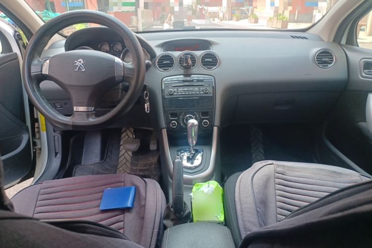 Used Peugeot 408 2013 2.0L Automatic Luxury Edition Center Console