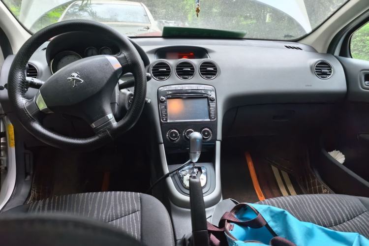 Used Peugeot 408 2013 2.0L Connected Car Luxury Edition Center Console